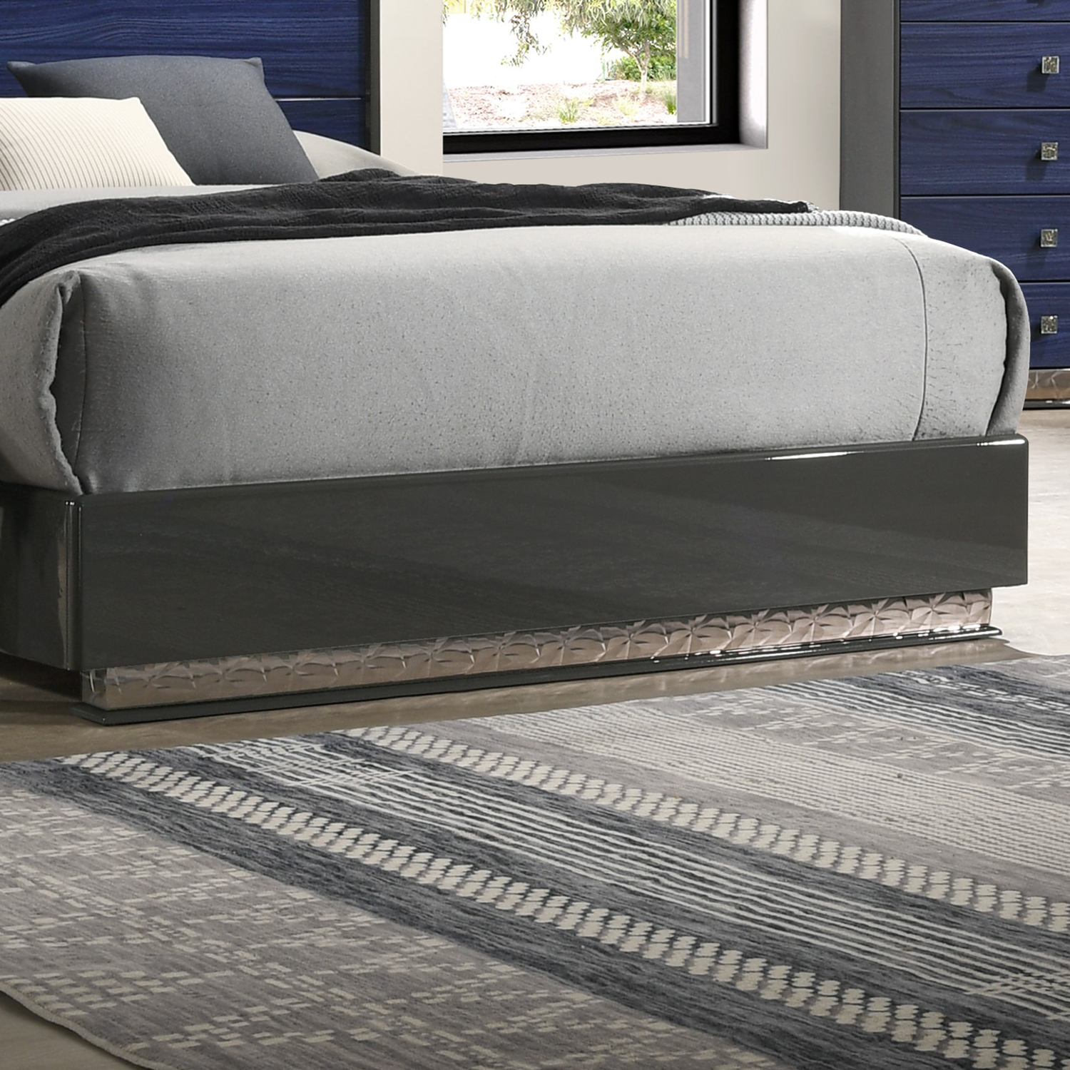 Furniture of America Kensing Solid Wood Platform Bed, King, Ash Gray and Indigo Blue