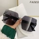 thumbnail image 1 of Gafas de sol adelgazantes con montura grande para mujer, sin montura, recortadas, tiro en la calle, emparejadas con lujo, 2024, 1 of 3