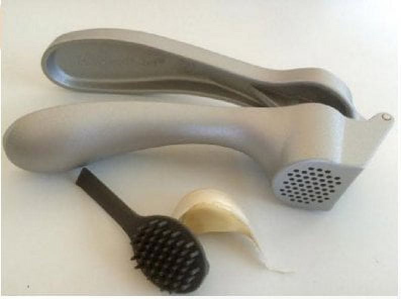  The Pampered Chef Garlic Press #2575: Pampered Chef Products:  Home & Kitchen