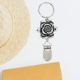thumbnail image 4 of Clip de sombrero para adultos Macarena Flor rosa, 4 of 7
