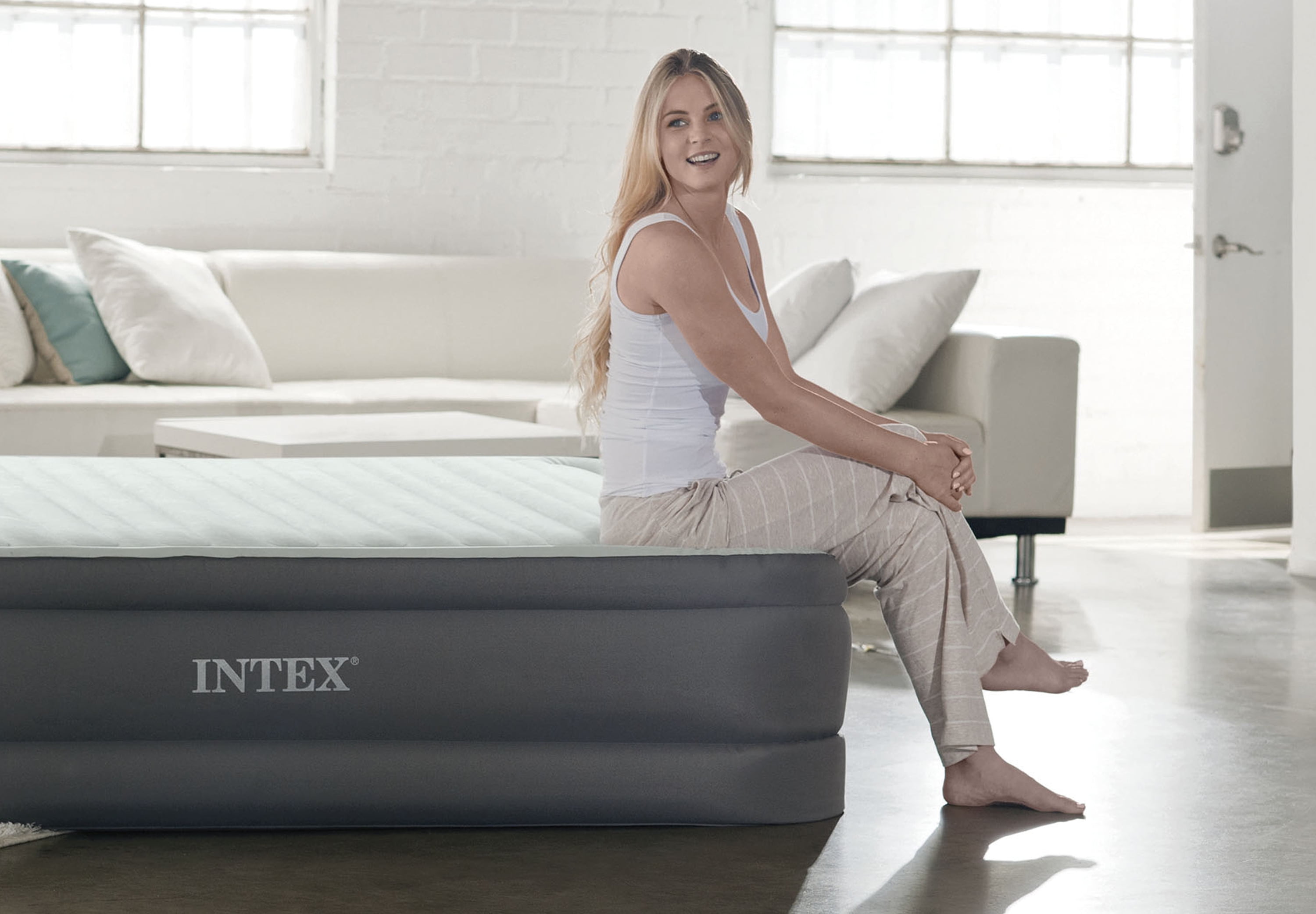 Intex 18in Queen PremAire I Elevated Inflatable Air Mattress with Fiber Technology and Internal Pump