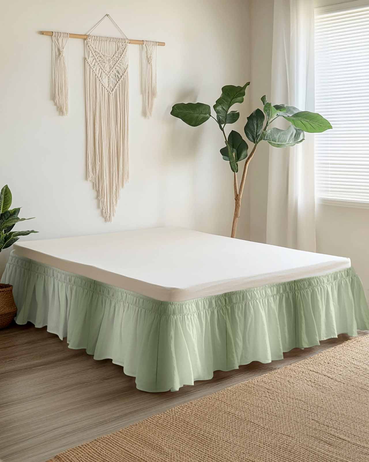 Sage Green Bed Skirt Ombre Solid Color Gradient Modern Art Bed Skirts Queen Size 18 Inch Drop, Wrap Around Dust Ruffle&nbsp;Bedskirt with Adjustable Elastic Belt for Queen Size Beds
