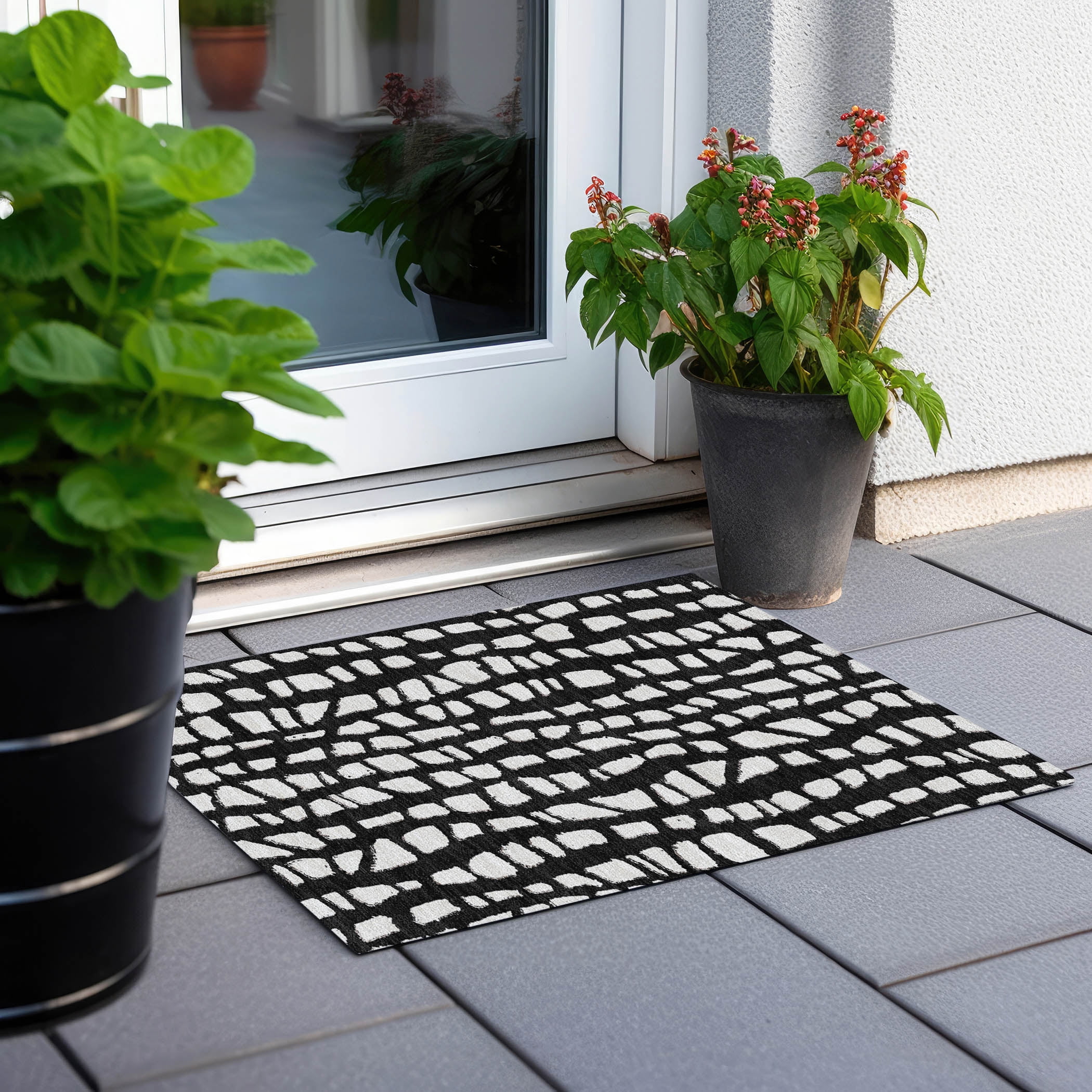 Addison Rugs Chantille Indoor/Outdoor Transitional Squares Black Washable Rectangle Rug, 1'8" x 2'6"