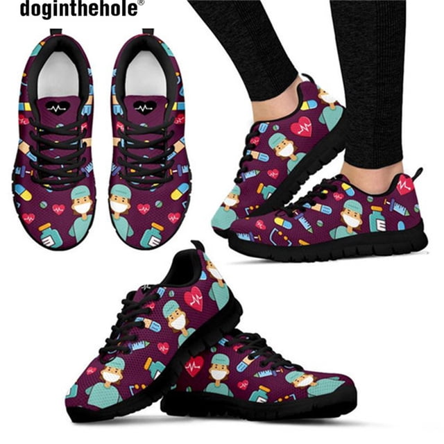 Zapatos planos de verano con estampado de dibujos animados de Doginthehole, zapatillas informales transpirables con cordones para mujer, calzado de malla para hospital y enfermería