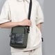 thumbnail image 1 of Bolso de hombro camuflado de moda, gran capacidad, impermeable, multi-bolsillo, de estilo casual para cruzar, militar verde, 1 of 6