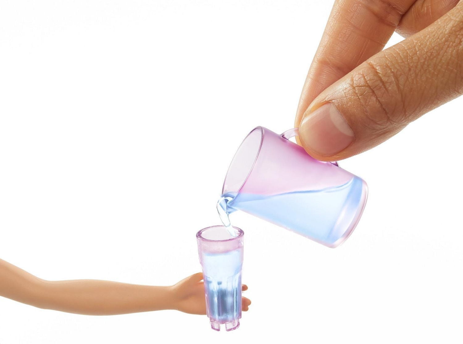 Poupée Barbie, blonde, et coffret Mobilier avec réfrigérateur doté d’un distributeur d’eau qui fonctionne vraiment