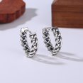 thumbnail image 3 of Par de pendientes de aro con bisagras Huggie de cadena tribal vintage de acero inoxidable unisex para hombres y mujeres JM, 3 of 5