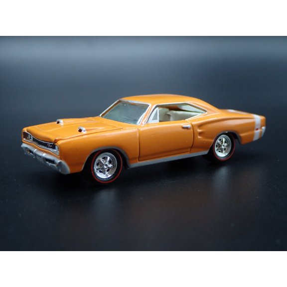 Open Box 1969 69 DODGE CORONET SUPER BEE 1:64 SCALE COLLECTIBLE DIORAMA DIECAST MODEL CAR