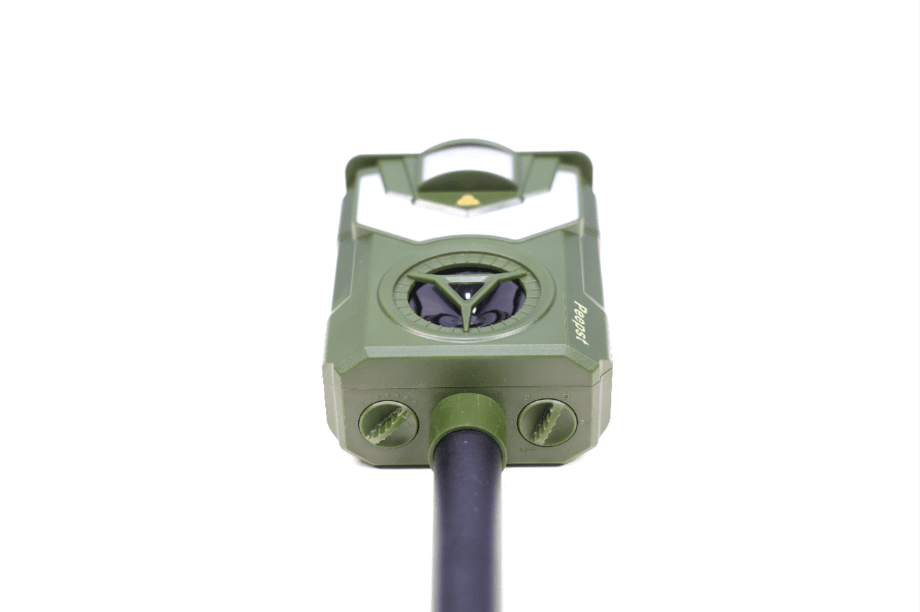 Peepst Solar Animal Repellent Ultrasonic Deer Repeller Fox Deterrent with 5 Modes Motion Sensor Flame Light for Repel Squirrel Cat Dog Outdoor Lawn Orchard Garden