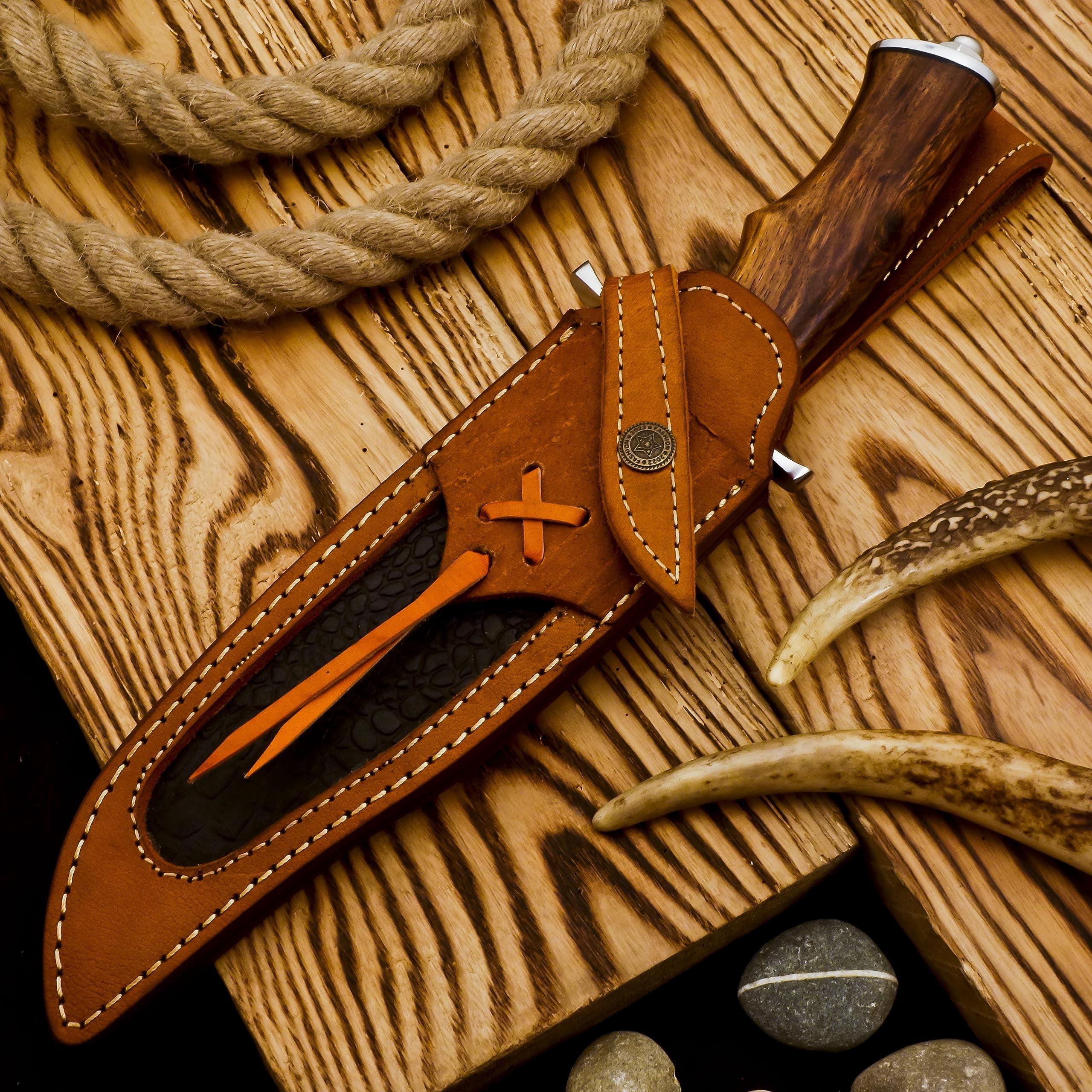 Poshland Handmade Damascus Steel Bowie Hunting Knife with Solid Perfect Grip Handle