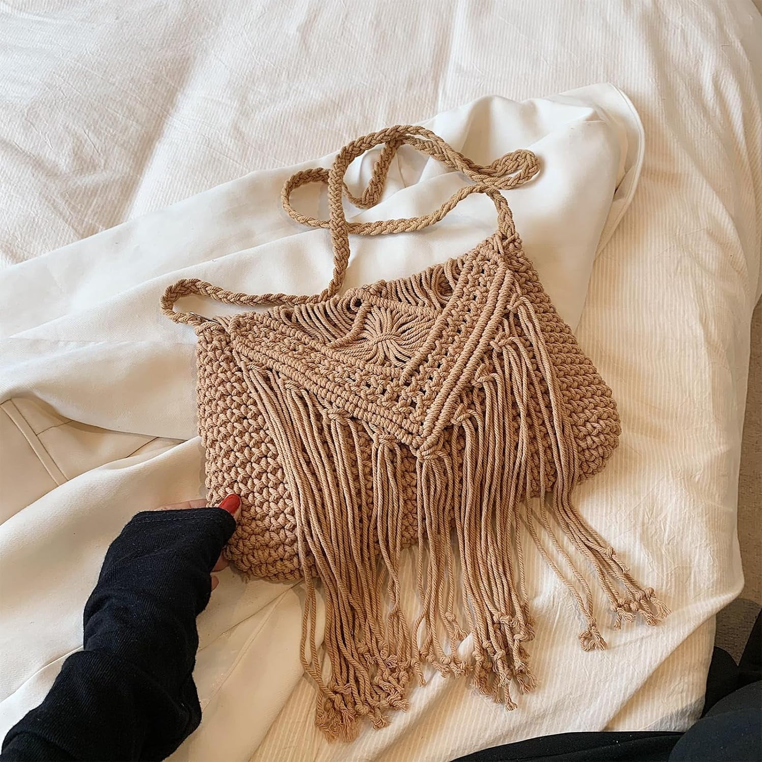LinYooLi Straw Crossbody Bags for Women, Summer Straw Purses and Handbags with Tassels Shoulder Clutch Bag for Vacation