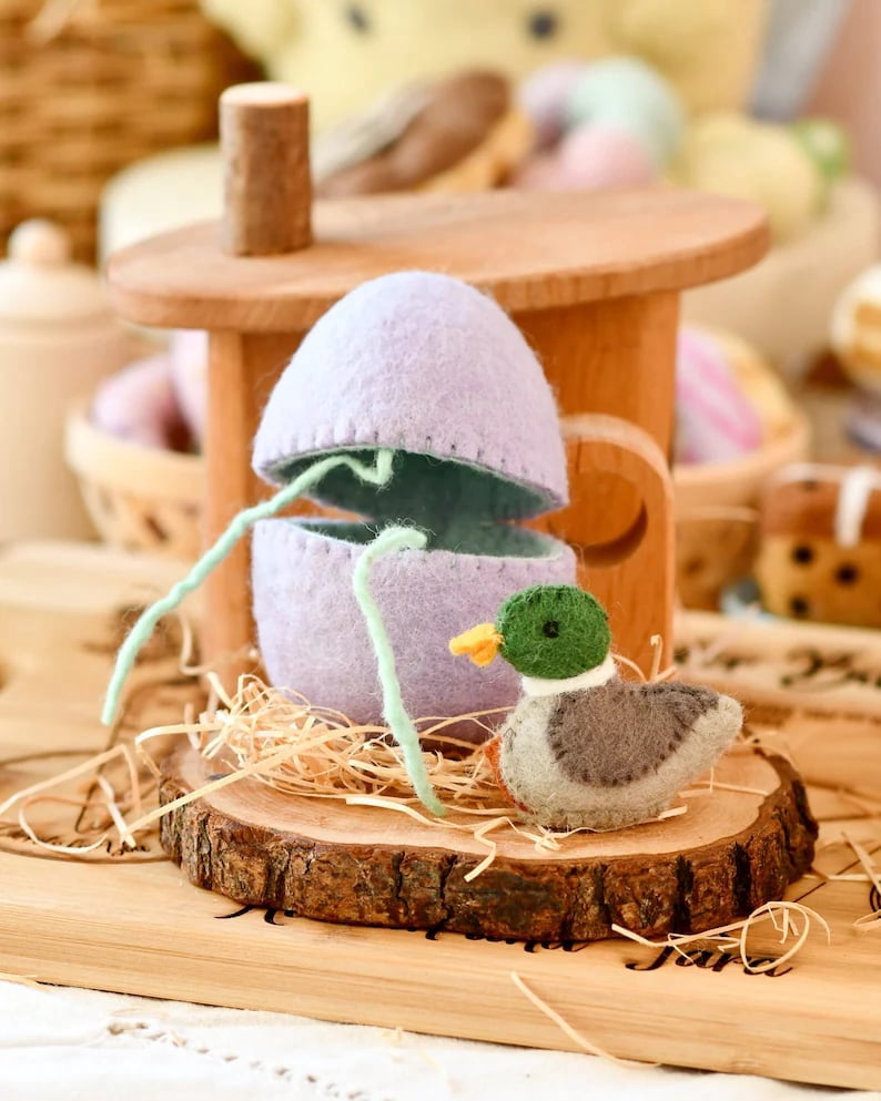Wool Felt Surprise Easter Egg - Handmade Soft Felted Egg with Miniature Animal Inside, Eco-Friendly Pastel Spring Decor for Easter Basket & Holiday Display