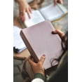 thumbnail image 2 of Biblia NBLA Ama a Dios Grandemente Rosa Oro, 2 of 4