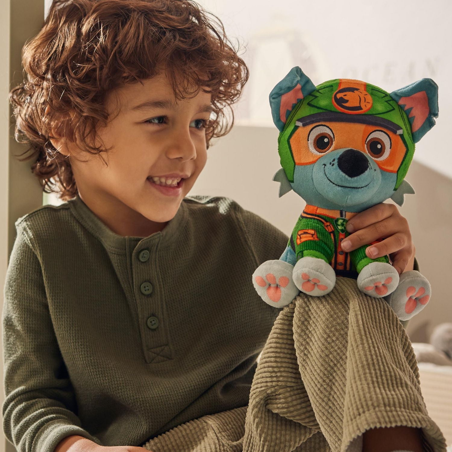 PAW Patrol Jungle Pups, Tracker 8-Inch Plush, Stuffed Animal Kids Toys for Boys & Girls Ages 3 and Up