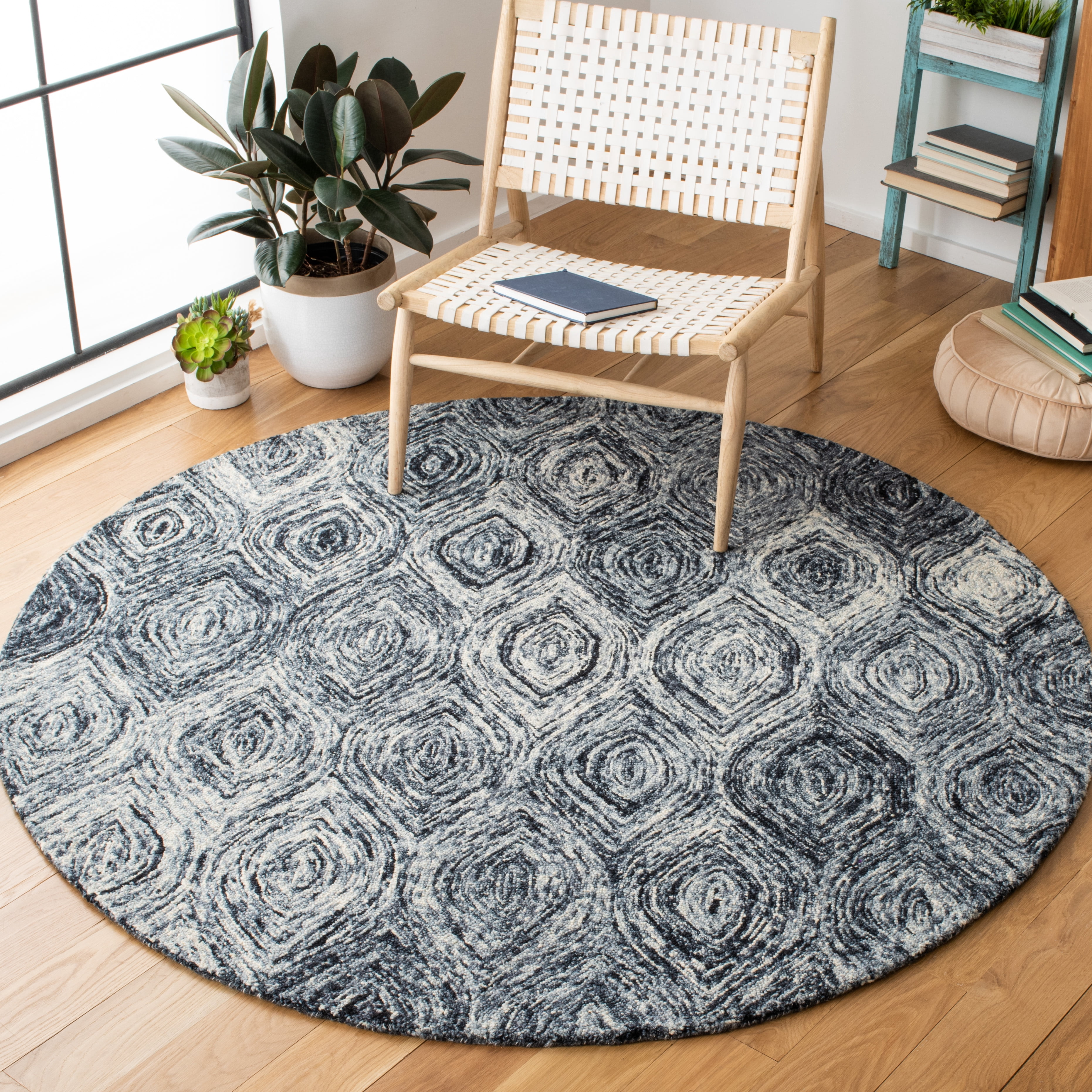 SAFAVIEH Ikat Kim Geometric Wool Area Rug, Grey, 6' x 6' Round