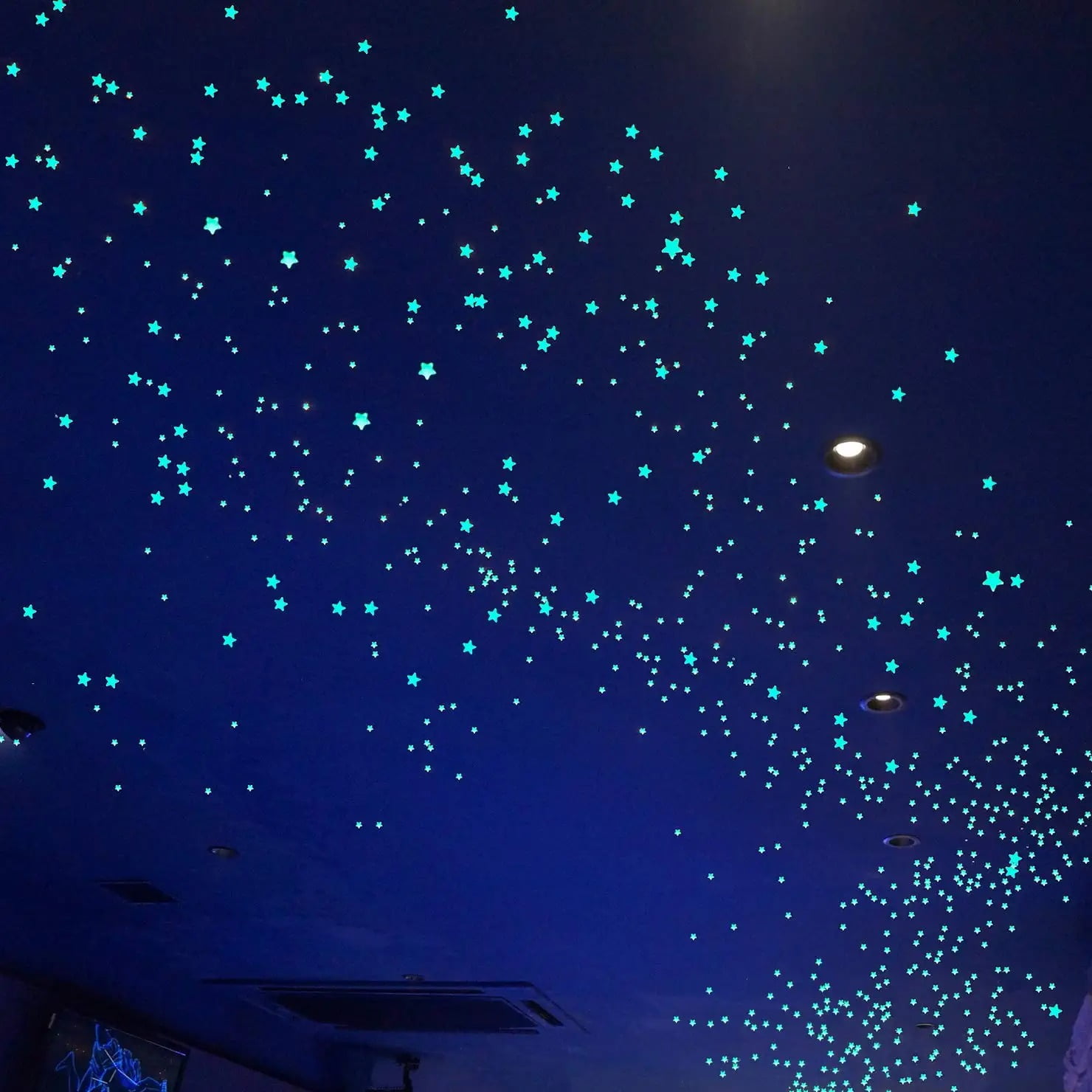 (633 Pieces)Glow in The Dark Stars for Ceiling or Wall Stickers