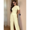 thumbnail image 4 of Conjunto de Dos Piezas para Mujer, Estilo Casual, Ideal para Estar en Casa. Incluye Top de Larga Ligeramente Corto y Pantalón de Pierna . Amarillo - Corto S, 4 of 9