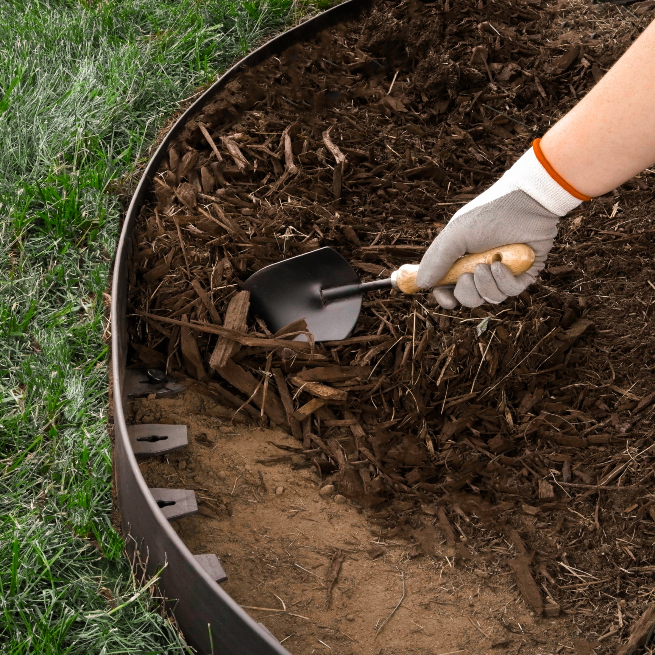 Expert Gardener 20-ft No-Dig Landscape Edging Kit, 4-in High Wall, Black Plastic