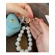 thumbnail image 3 of Llavero con colgante de bolso de perlas blancas, accesorios hechos a mano para Mini bolso, 3 of 5