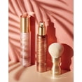 thumbnail image 3 of Brocha de maquillaje ICONIC LONDON Tan & Buff Brush para rostro y cuerpo, 3 of 5