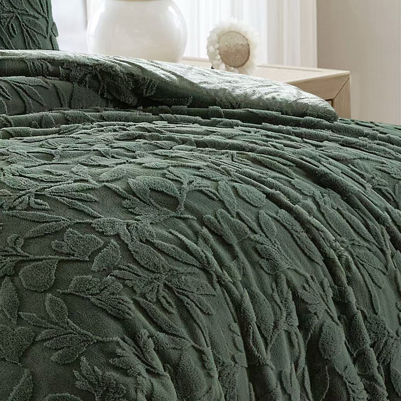 4-Piece Dark Green Faux Fur Comforter Set, Queen