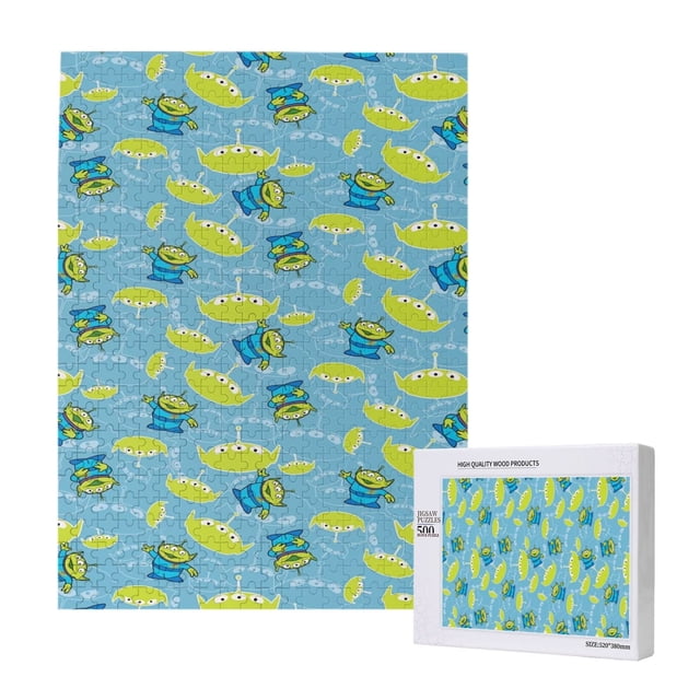 rompecabezas de madera de 300/500/1000 piezas de toy story home para niños, niñas y adolescentes ensamblado con patrón repetido de marcianos verdes sobre fondo azul, vista frontal vertical con piezas entrelazadas visibles y caja con póster 1:1 en la esquina inferior derecha; ideal también para enmarcar como decoración infantil.