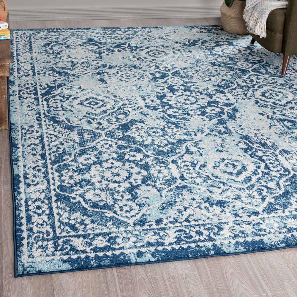 Transitional 4x6 Area Rug (4' x 5'3'') Damask Blue, Cream Indoor