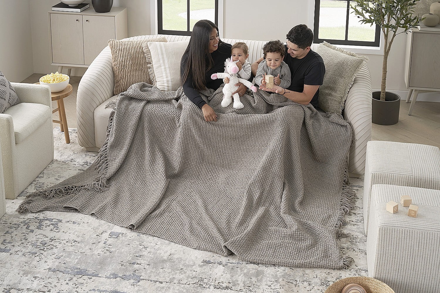 Mina Victory Lifestyle Woven Chenille Oversized Indoor Throw Blanket 70" x 103" Gray