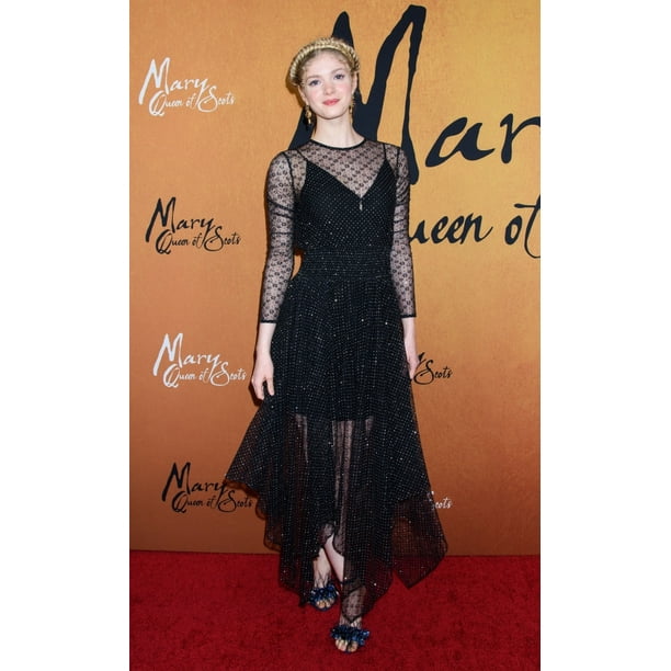 Elena Kampouris At Arrivals For Mary Queen Of Scots Premiere, The Paris