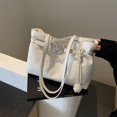 thumbnail image 3 of Bolso de viaje de moda de PU para mujer bolso de mano elegante con decoración de mariposas bolso Hobo de hombro, 3 of 6