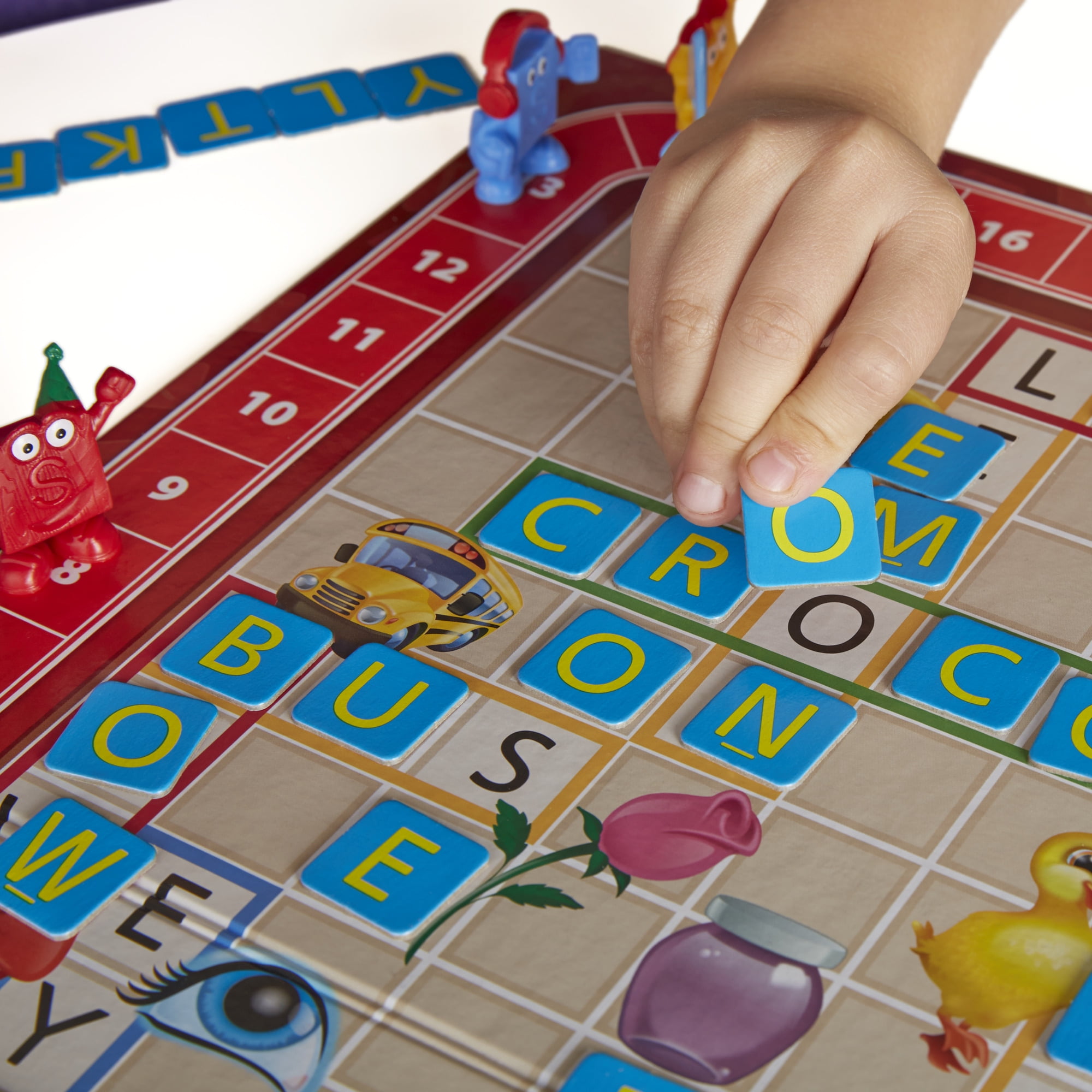 Scrabble Junior, jeu de société et de lettres pour enfants dès 6 ans,  version polonaise, Y9735 : : Jeux et Jouets
