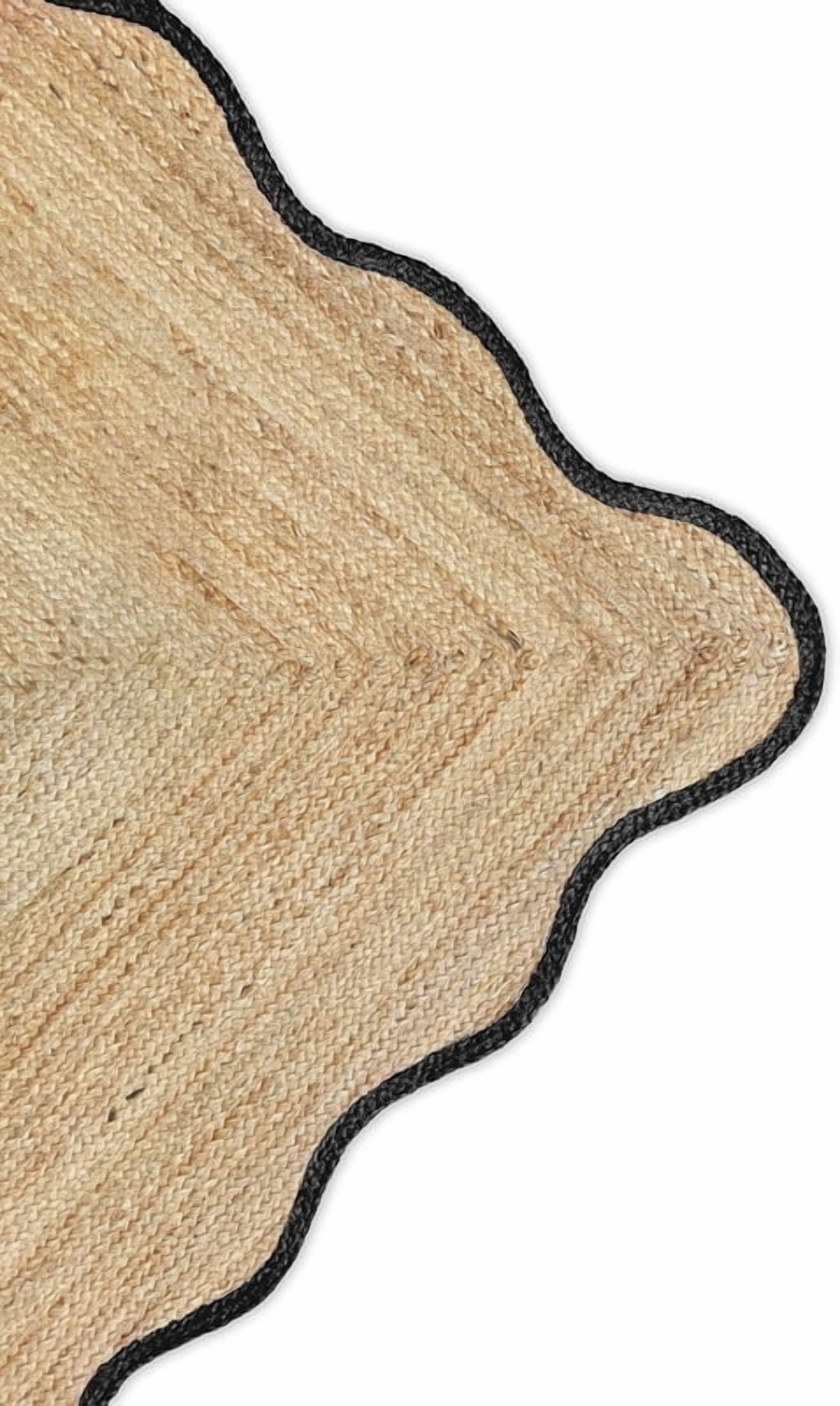 KLAVATE Natural Jute Hand Braided Scalloped Wave Edge Farmhouse Jute Rug