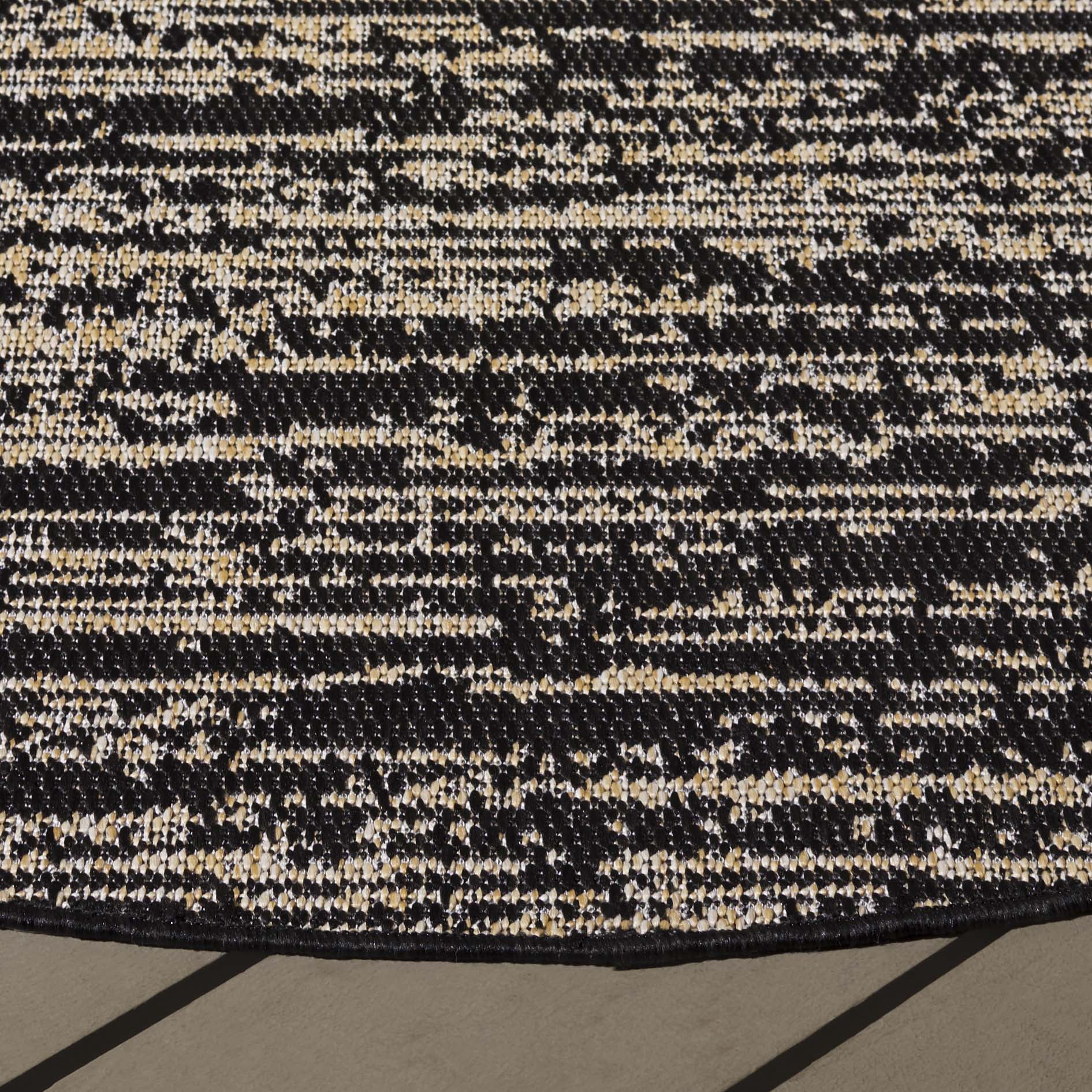 SAFAVIEH Beach House Nikola Geometric Indoor/Outdoor Area Rug, Black/Beige, 6'7" x 6'7" Round