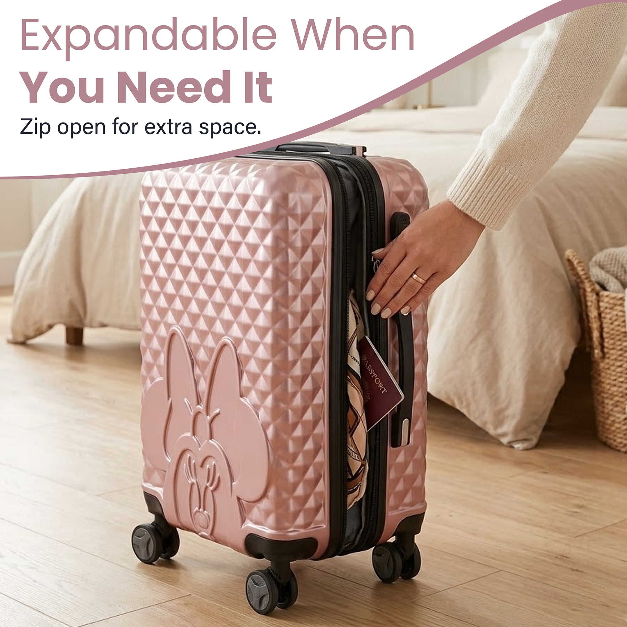 Minnie Mouse Classic Peek-a-Boo Minnie 3-Piece Rolling Luggage Set