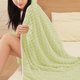thumbnail image 4 of Toalla de Baño de Forro Polar Grueso para Adultos | Toalla Envolvente Suave y Absorbente | Toalla de Ducha de Secado Rápido - Verde | 140 X 70 Cm | Poliéster | 1 Unidad, 4 of 6