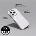 thumbnail image 5 of Funda de teléfono CASETiFY Ripple Silicone para iPhone 16 Pro Max, 5 of 5