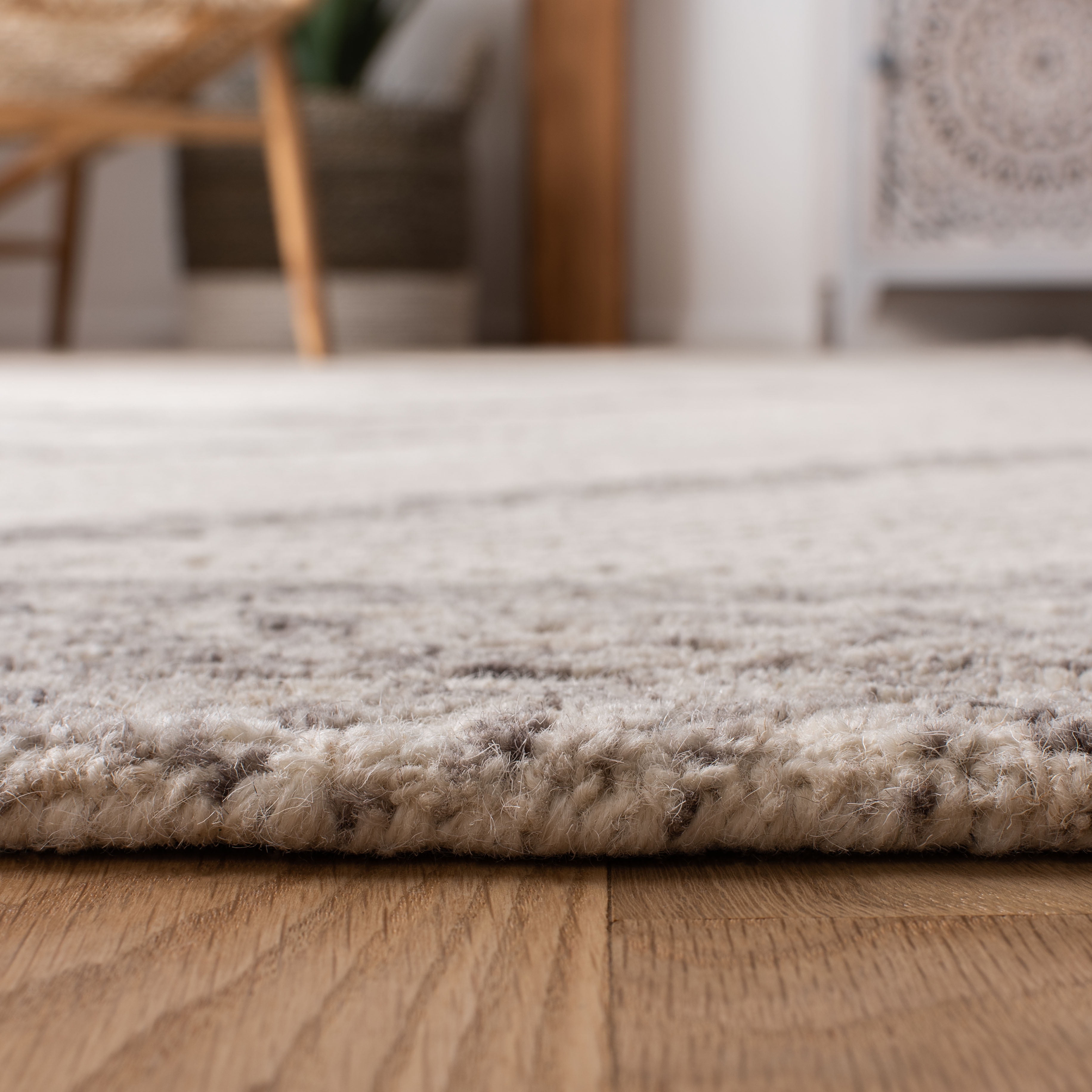SAFAVIEH Abstract Grosvenor Geometric Wool Area Rug, Ivory/Gray, 5' x 8'