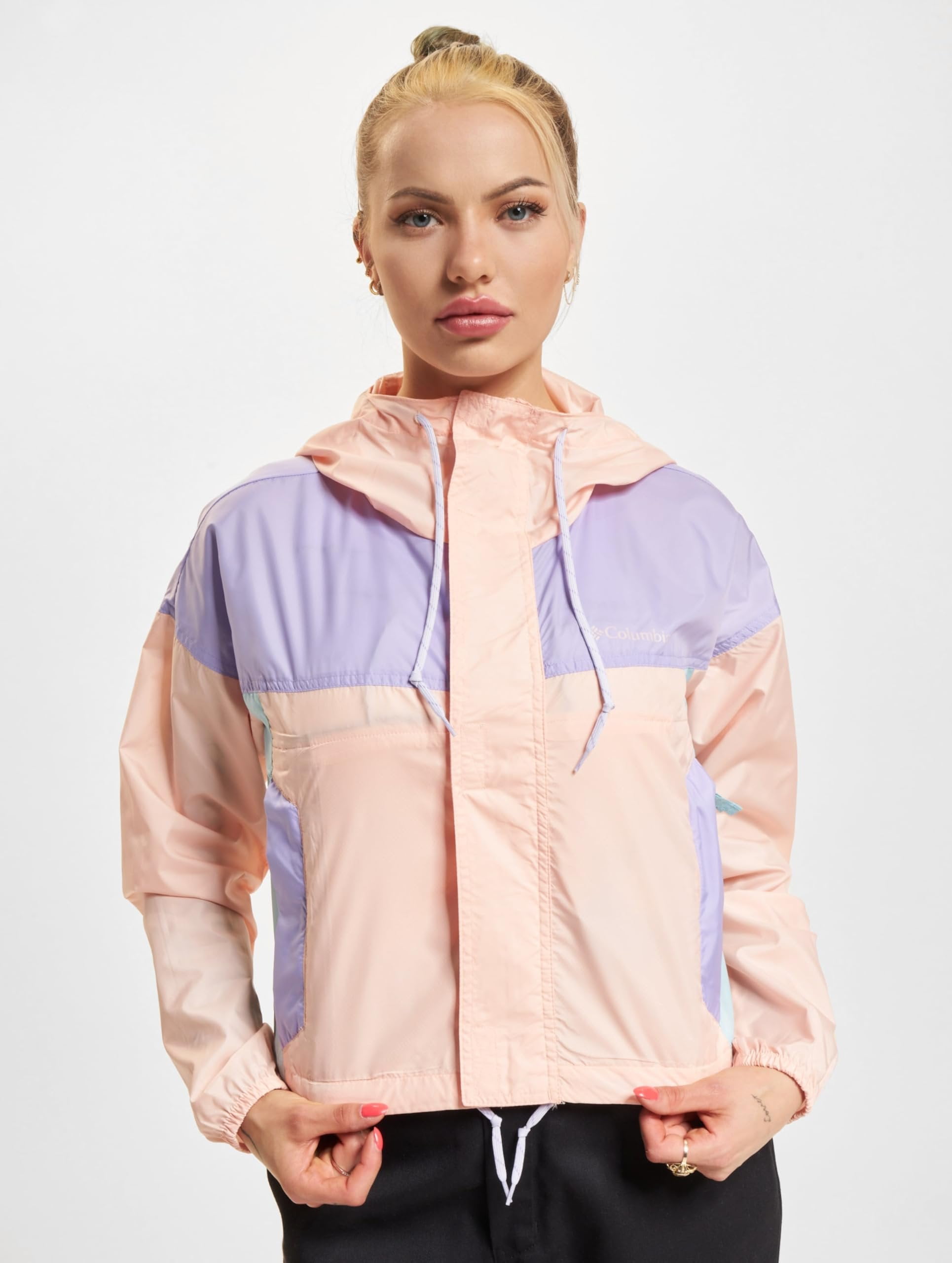 Columbia Women's Flash Challenger Cropped Windbreaker, Peach