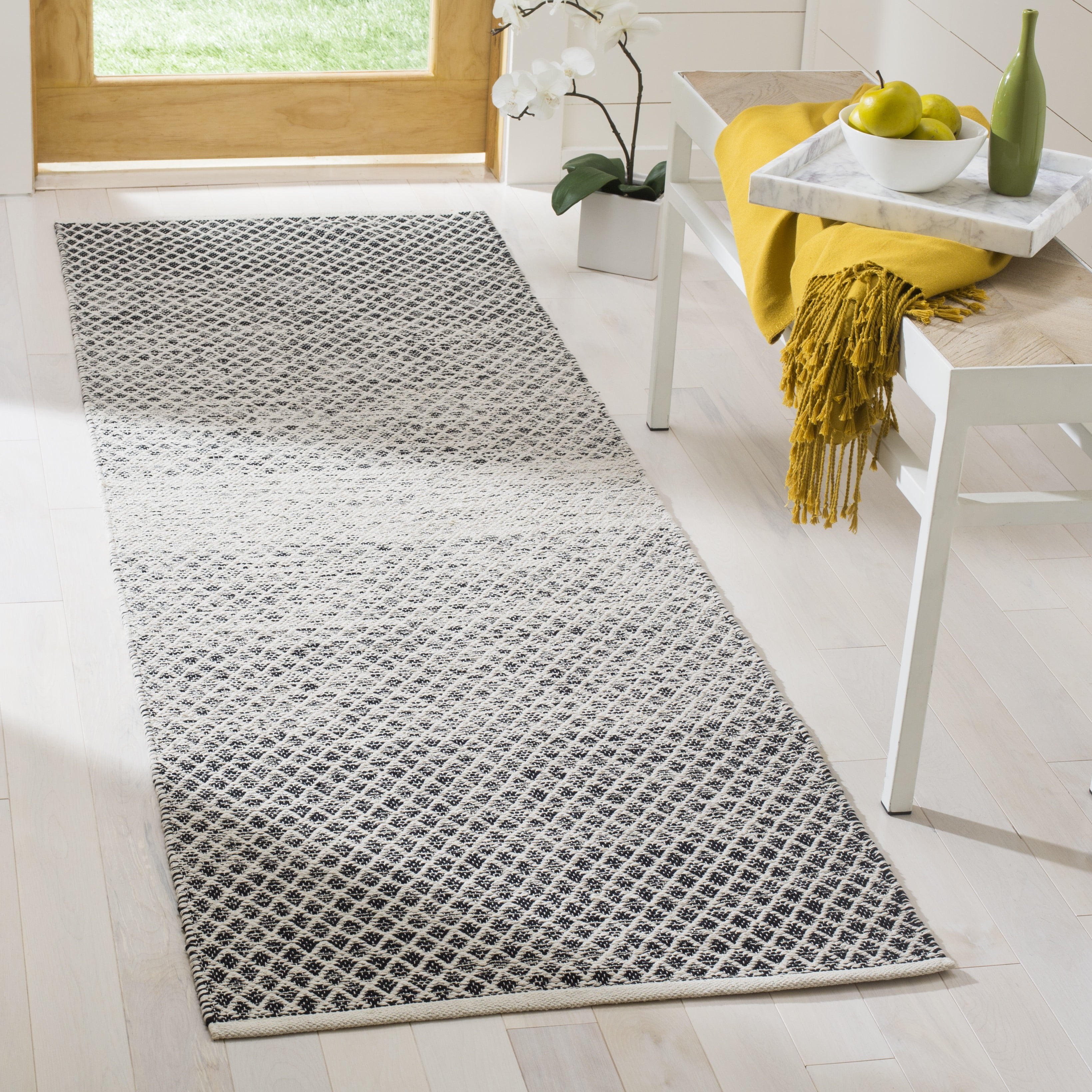 SAFAVIEH Montauk Vaughn Geometric Cotton Runner Rug, Black/Ivory, 2'3" x 13'