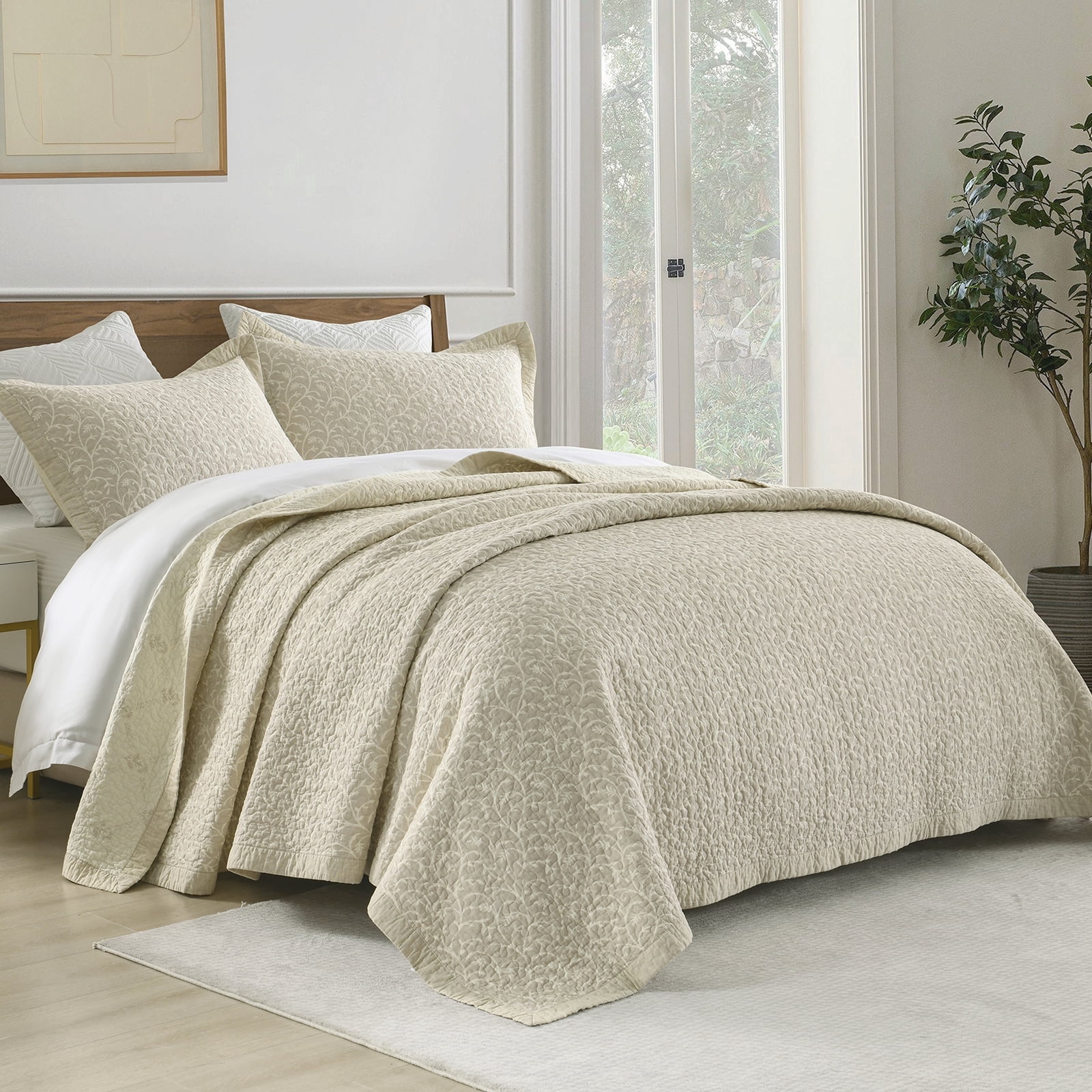 CozyDH 3-Piece Farmhouse King Size Quilt Set - 100% Cotton Classic Bedspread with 2 Shams, Oatmeal Vine Pattern