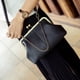thumbnail image 5 of Bolso de mujer con clip en la boca, bolso de concha, bolso de hombro portátil retro europeo y americano de otoño e invierno de PU, 5 of 6