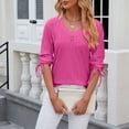 thumbnail image 2 of Camiseta de mujer con cuello en V, manga media y detalle de botones - Ropa informal, tejido suave y transpirable, fácil de combinar, fácil de cuidar, 2 of 8