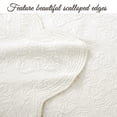 thumbnail image 3 of Juego de colcha Cozy Line Home Fashions, 100% algodón, medallón blanco roto con estampado de matelasse, colcha ligera y reversible, colcha para todas las estaciones (Blantyre, marfil, king, 3 piezas), 3 of 6