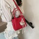 thumbnail image 4 of Bolso tipo cubo con estampado de lichi de alta calidad para mujer, nuevo estilo 2025, bolso tipo cesta para verduras de mano, moderno y versátil bolso bandolera., 4 of 5