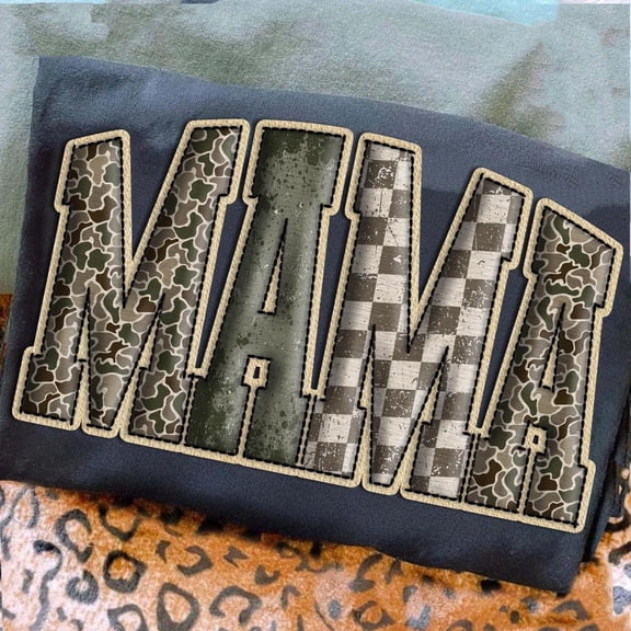 Vintage Camo 'MAMA' Graphic T-Shirt for Cozy Hunting Season Style