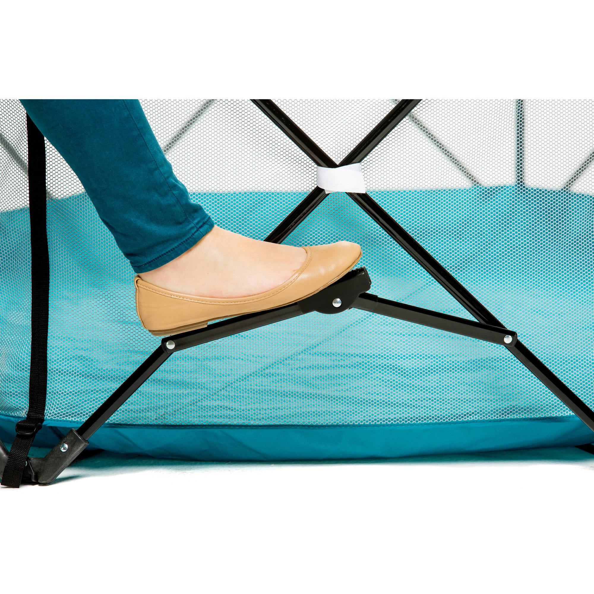 Regalo deluxe my play cheap panel portable play yard