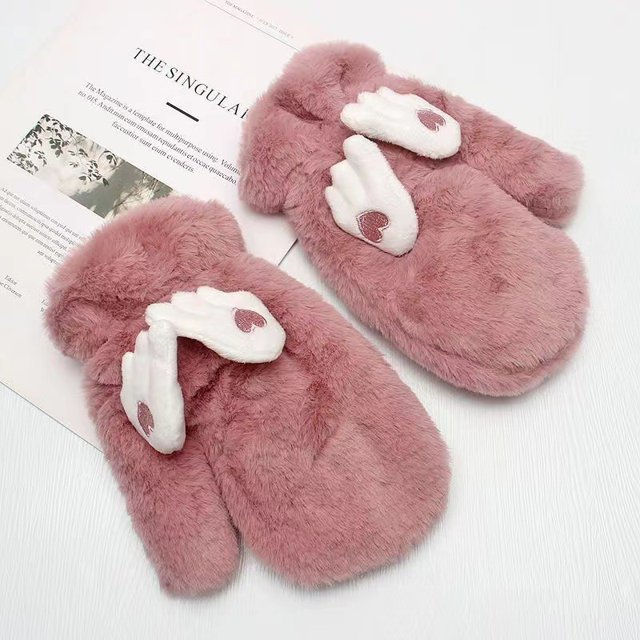 Sosteniendo el corazón cálido y moviendo las alas del ángel son lindos y dinámicos, suaves y agradables para la piel con guantes de terciopelo engrosados para mantener el calor en invierno.