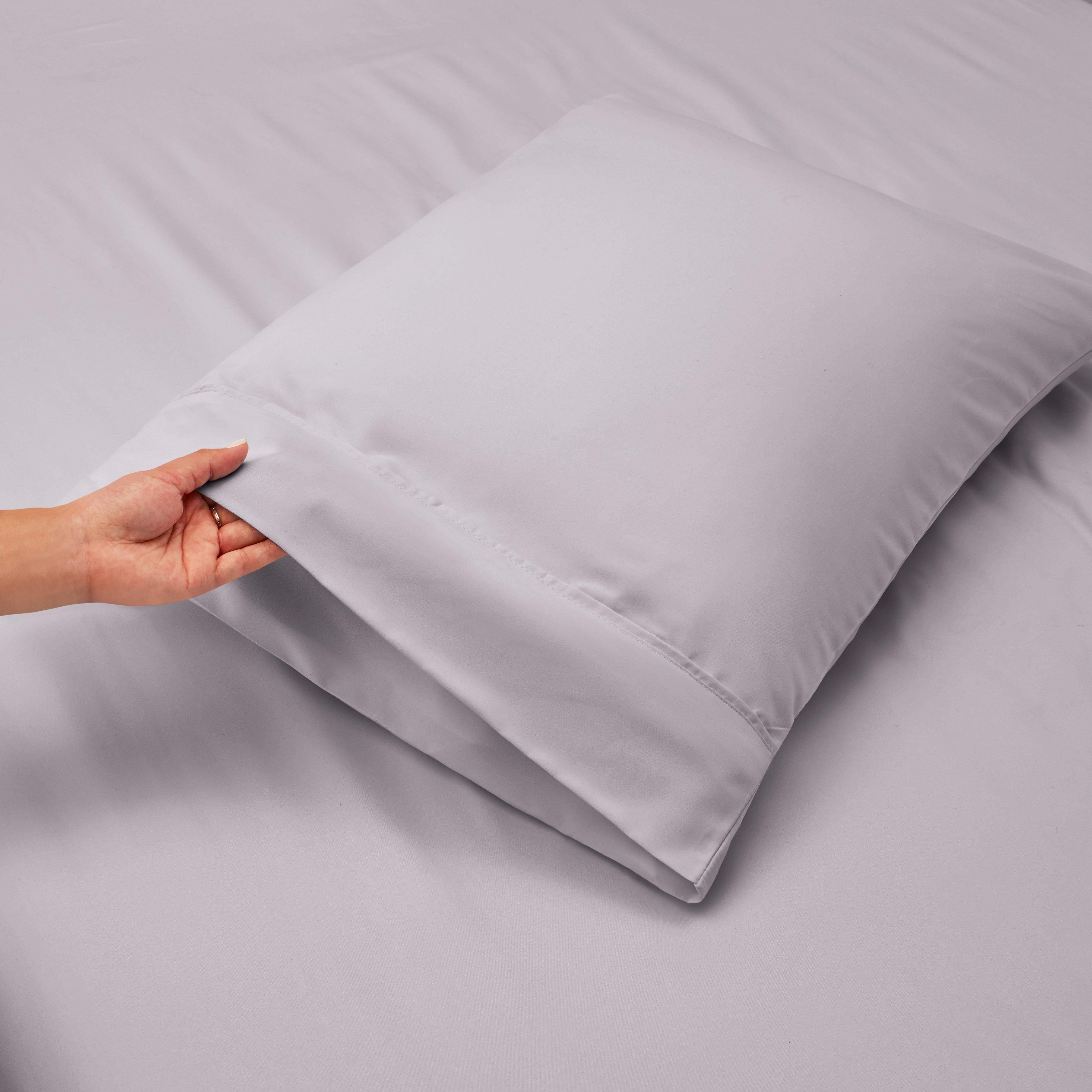LammaLoe Extra Deep Pocket Queen Sheets Set, 4 Piece, Fits 18"-24" Mattress, Breathable & Extra Soft Bed Sheets, Light Grey Lavender