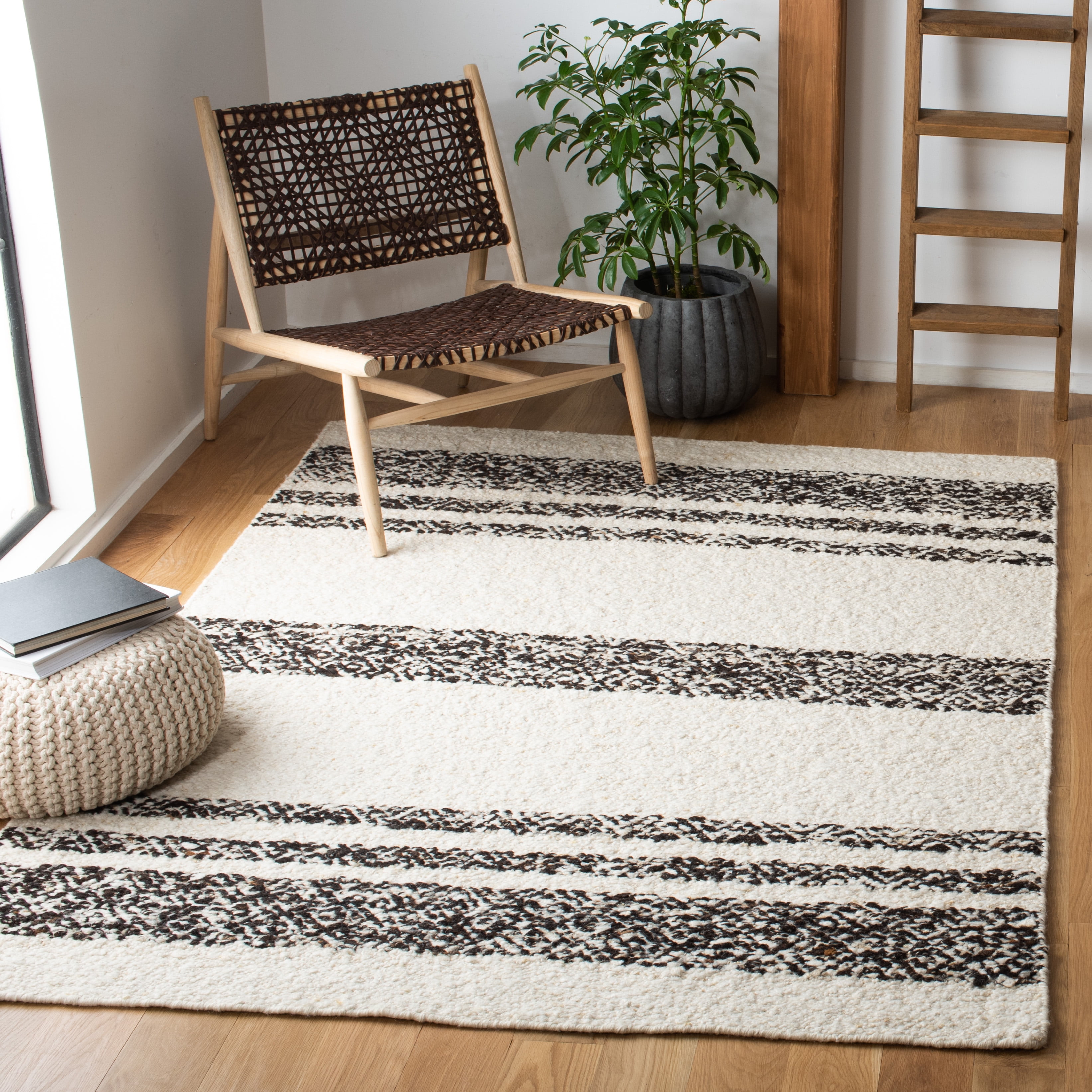 SAFAVIEH Natura Zyana Geometric Striped Area Rug, Black/Ivory, 3' x 5'