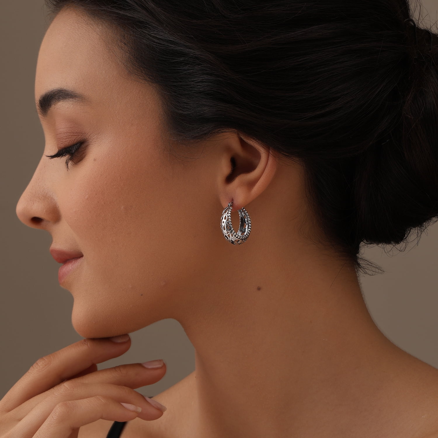 LeCalla 925 Sterling Silver Jewelry Floral Design Light-Weight Oval Filigree Hoop Earrings for Women and Teen 25MM